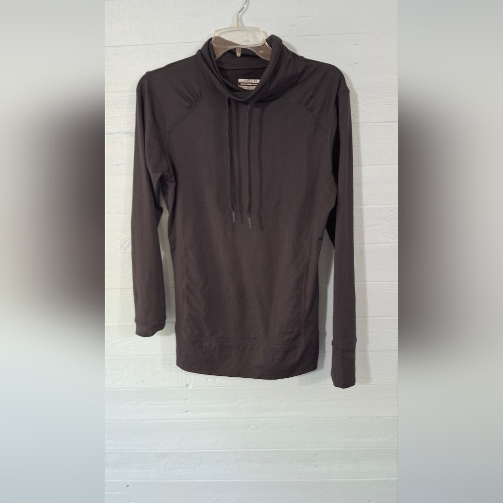 Layer8 performance hoodie size L